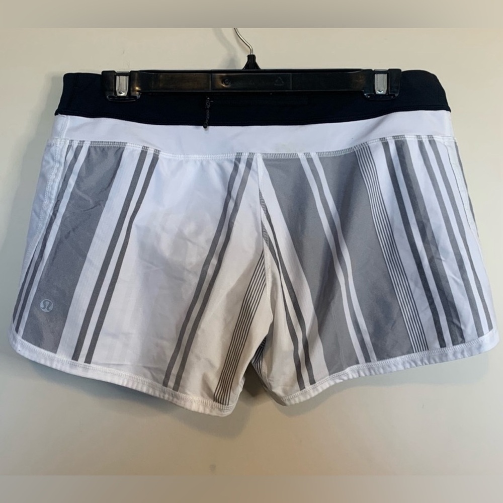 Lululemon Groovy Run Short Groovy Stripe Nimbus - image 2